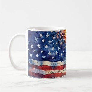 Amerikanische Flagge. Feuerwerk. Kaffeetasse