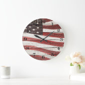 Amerikanische Flagge für rustikale Holztextur Große Wanduhr (Zuhause)