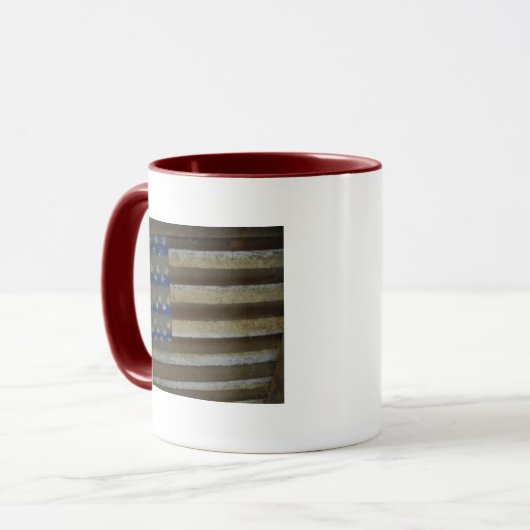 AMERIKANISCHE FLAGGE GEMALT AUF ROSTIGEM ZINN TASSE (Vorderseite Links)