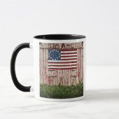 Amerikanische Flagge gemalt auf Scheune Tasse (Links)