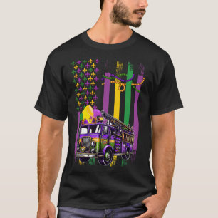 Amerikanische Flagge Mardi Gras Fire Truck Wearing T-Shirt