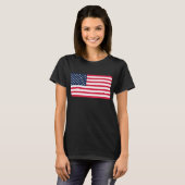 Amerikanische Flagge mit 50 Sternen: US Flagge mit T-Shirt (Vorne ganz)