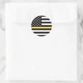Amerikanische Flagge mit dünner gelber Linie Runder Aufkleber (Tasche)