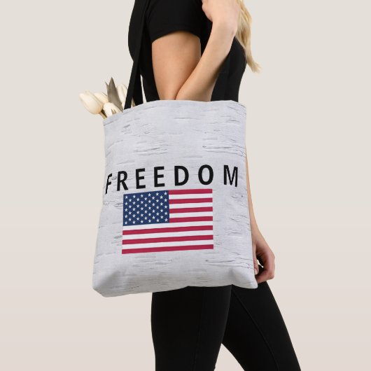 Amerikanische Flagge mit FREEDOM-Text auf Birne Tasche (Von Nahem)