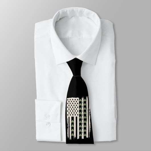 Amerikanische Flagge mit Kleeblättern für St Patri Krawatte (Gebunden)