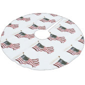 Amerikanische Flagge mit Kreuzen Polyester Weihnachtsbaumdecke (Schrägansicht)