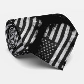 Amerikanische Flagge mit schwarzem und weißem Grun Krawatte (Gerollt)