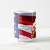 Amerikanische Flagge mit sitzender Bull-Tasse Kaffeetasse (Mittel)