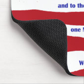 Amerikanische Flagge mit Versprechen auf Streifen Mousepad (Ecke)