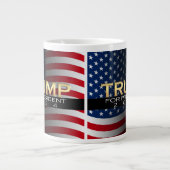 Amerikanische Flagge Trump 2024 Gold Patriotic Jumbo-Tasse (Vorderseite)