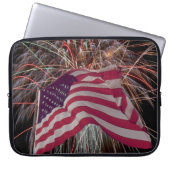 Amerikanische Flagge und Feuerwerke Laptopschutzhülle (Vorderseite)