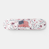 Amerikanische Flagge und Feuerwerke Skateboard (Horizontal)