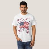 Amerikanische Flagge und Feuerwerke T-Shirt (Vorne ganz)