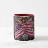 Amerikanische Flagge und Feuerwerke Tasse (Zentrum)