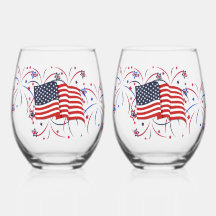 Amerikanische Flagge und Feuerwerke