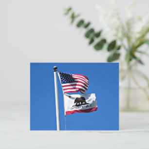 Amerikanische Flagge und Flagge Kaliforniens Postkarte