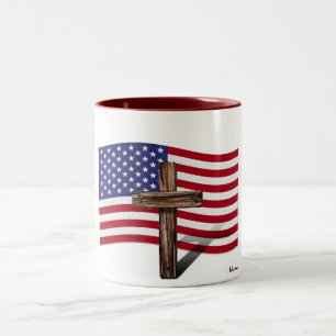 Amerikanische Flagge und raues Kreuz Zweifarbige Tasse