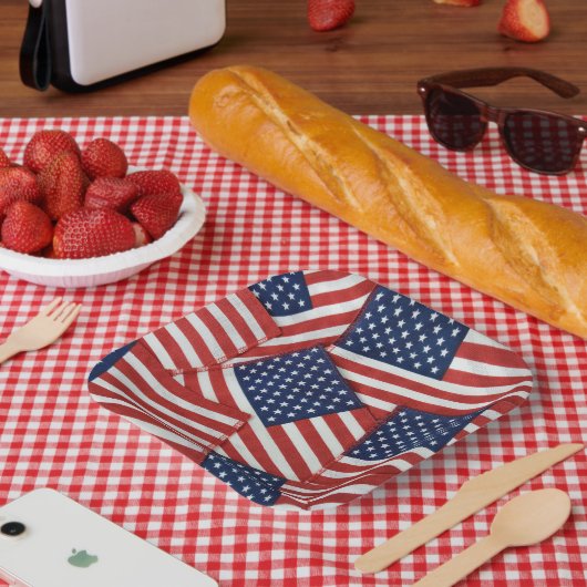 Amerikanische Flaggen am 4. Juli Pappteller (Picknick)