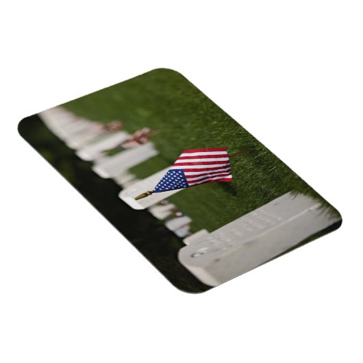 Amerikanische Flaggen auf Gräbern amerikanischer V Magnet (Rechte Seite)