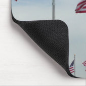Amerikanische Flaggen im Washington Monument Mousepad (Ecke)