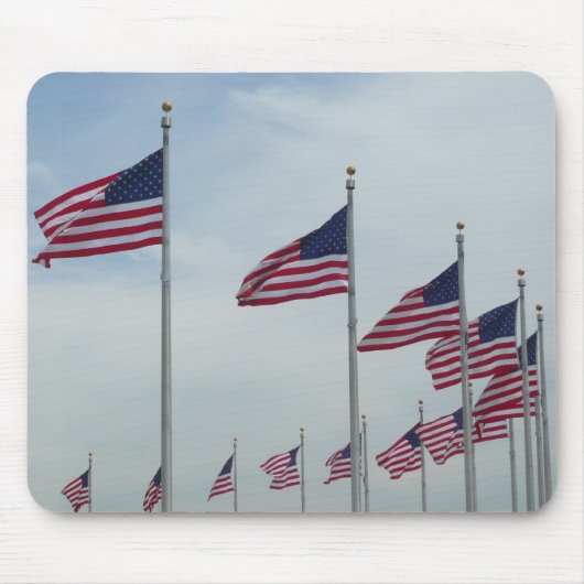 Amerikanische Flaggen im Washington Monument Mousepad (Vorne)