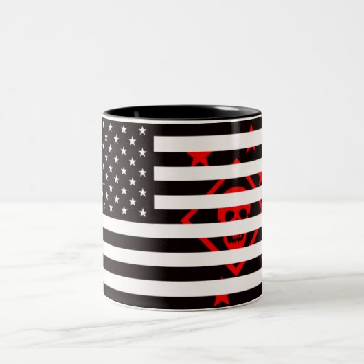 Amerikanische Flaggenrampe Zweifarbige Tasse (Mittel)