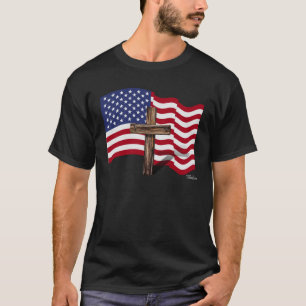 Amerikanische Flaggenwinde und geruchtes Kreuz T-Shirt