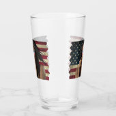Amerikanische Frau beklagte amerikanische Flagge Glas (Rechts)