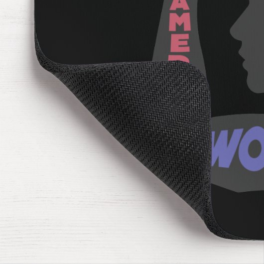 Amerikanische Frau dunkelgrau Mousepad (Ecke)