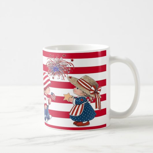 Amerikanische Jungen-und Mädchen-patriotische Kaffeetasse (Rechts)