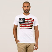 Amerikanische revolutionäre Flagge! T-Shirt (Vorne ganz)