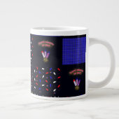 Amerikanische Unabhängigkeitstag Patchwork Pattern Jumbo-Tasse (Rechts)
