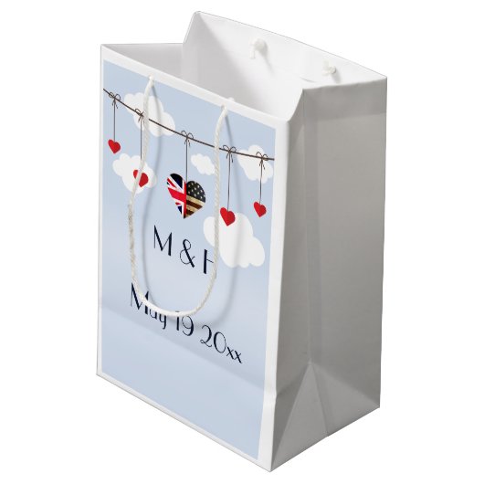 amerikanische und britische Flagge, Heart Royal We Mittlere Geschenktüte (Rückseite Schrägansicht)