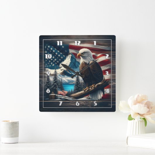 Amerikanischer Adler gegen die Bergwelt Quadratische Wanduhr (Zuhause)