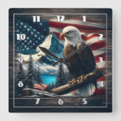 Amerikanischer Adler gegen die Bergwelt Quadratische Wanduhr (Vorderseite)