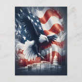 Amerikanischer Adler stürzt über das Stadtbild Postkarte (Vorderseite)