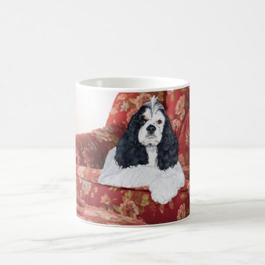 Amerikanischer Cocker Spaniel im roten Sessel Kaffeetasse (Mittel)