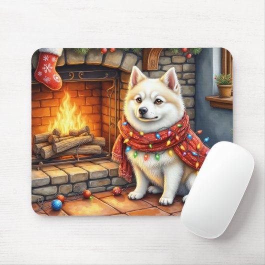 Amerikanischer Eskimo-Kamin mit Weihnachtslichtern Mousepad (Mit Mouse)