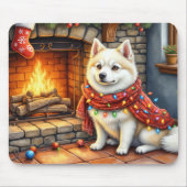 Amerikanischer Eskimo-Kamin mit Weihnachtslichtern Mousepad (Vorne)