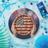 Amerikanischer Flaggenrand auf einer Kirschtorte Pappteller (Party)