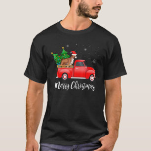 Amerikanischer Staffordshire-Terrier-Hund fährt au T-Shirt