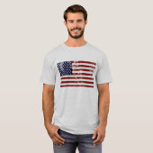 Amerikanischer T - Shirt mit Flaggenstörung (Vorne ganz)