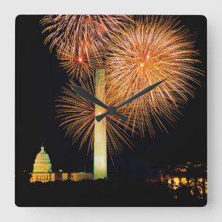Amerikanischer Unabhängigkeitstag, Quadratische Wanduhr