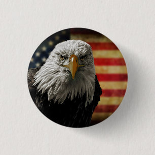 Amerikanischer Weißkopfseeadler auf Schmutz-Flagge Button