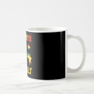 Amerikanisches afrikanisches Mädchen tanzt Junetee Kaffeetasse