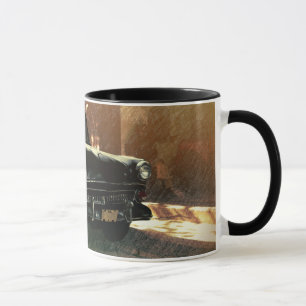 Amerikanisches Auto auf der Straße im alten Havann Tasse