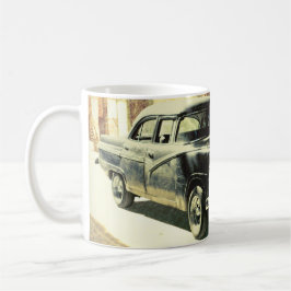 Amerikanisches Auto auf der Straße in der alten Ha Tasse