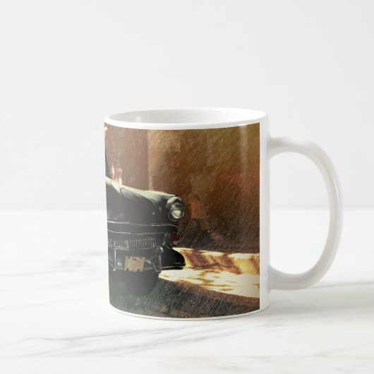 Amerikanisches Auto auf der Straße in der alten Ha Tasse (Rechts)