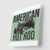 Amerikanisches frisiertes Auto. Grüne Quadratische Wanduhr (Winkel)