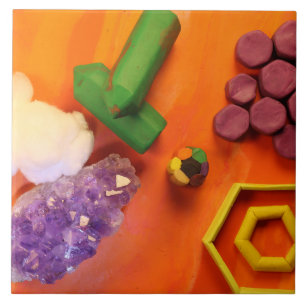 Amethyst Hexagons Kristalle mit Clay Companies Fliese
